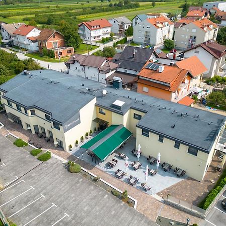 Hotel Santiny Sveta Nedjelja  Zewnętrze zdjęcie